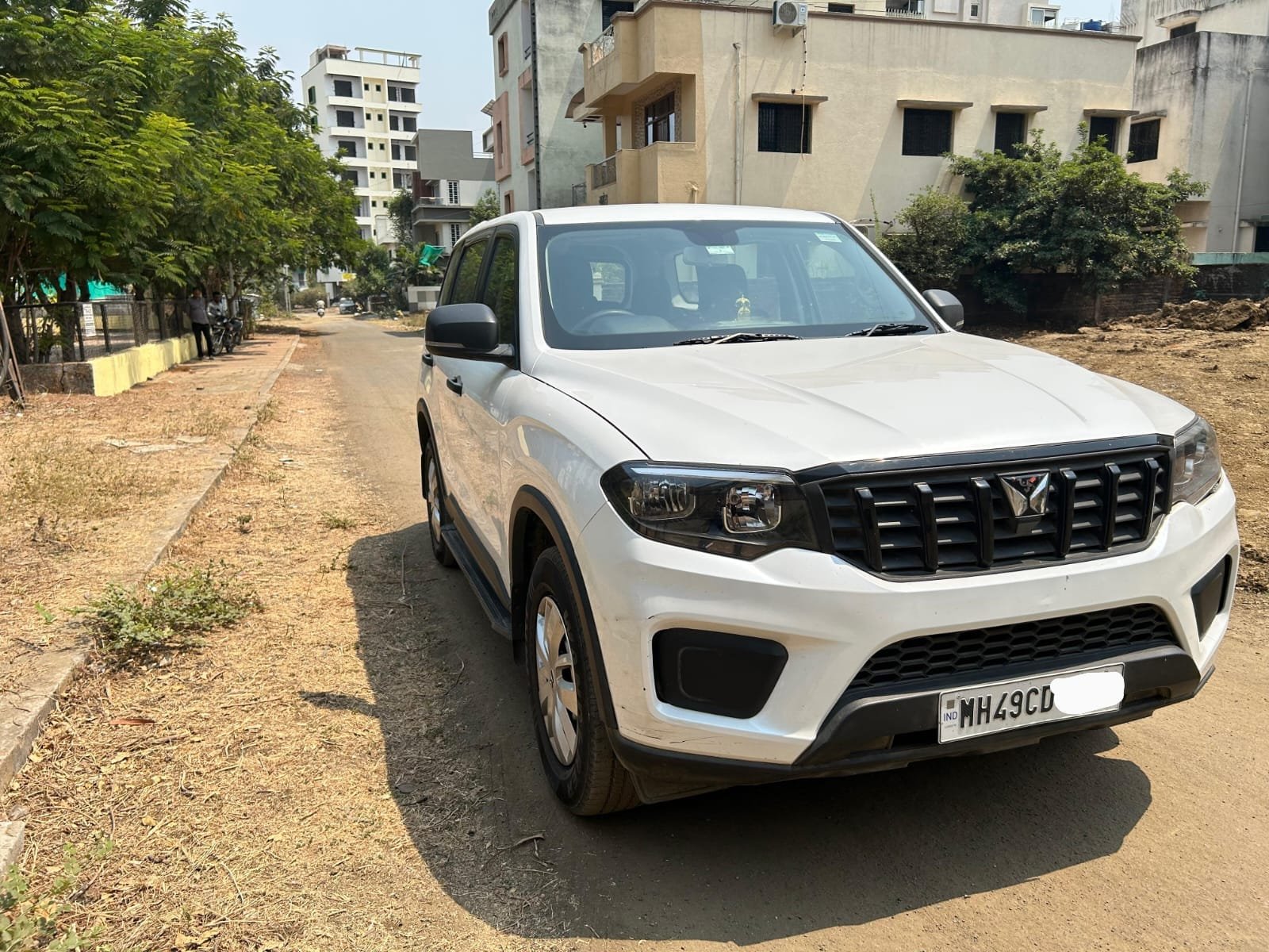 
								Mahindra Scorpio N Z2 D MT 7St full									
