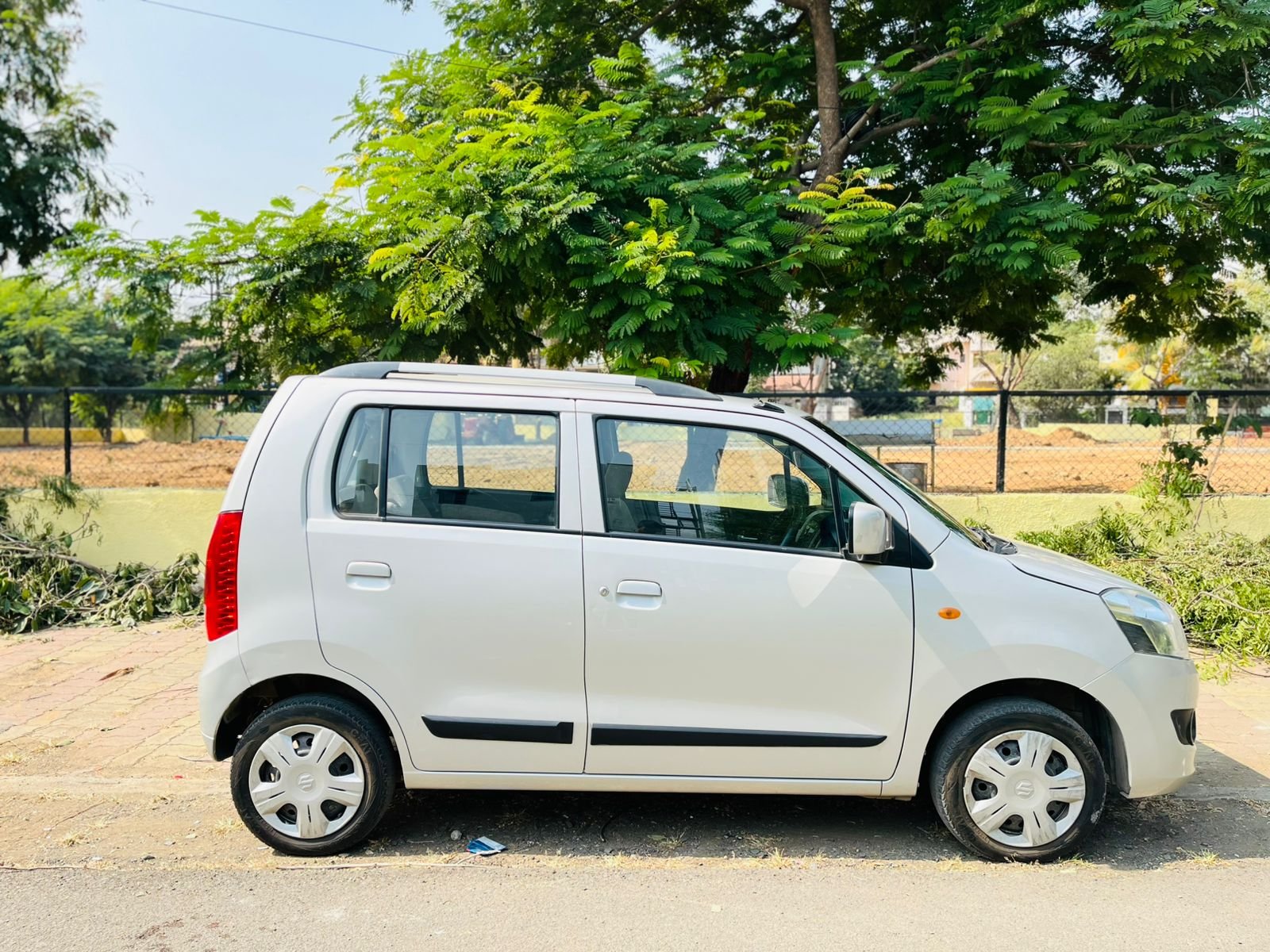 
								Wagon R Vxi AGS (AUTOGEAR) full									