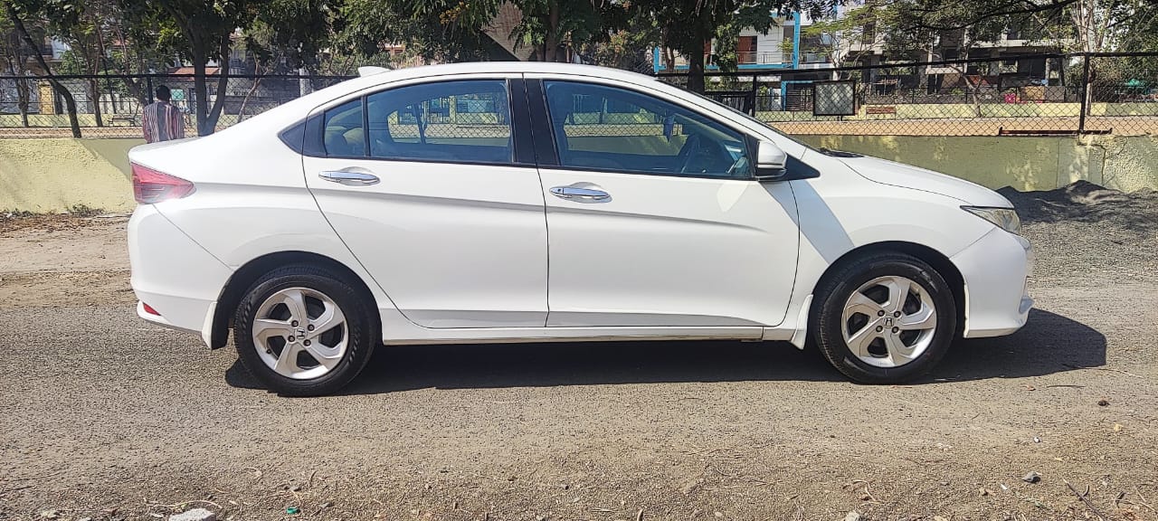 
								Honda City i VTEC V (Top) full									