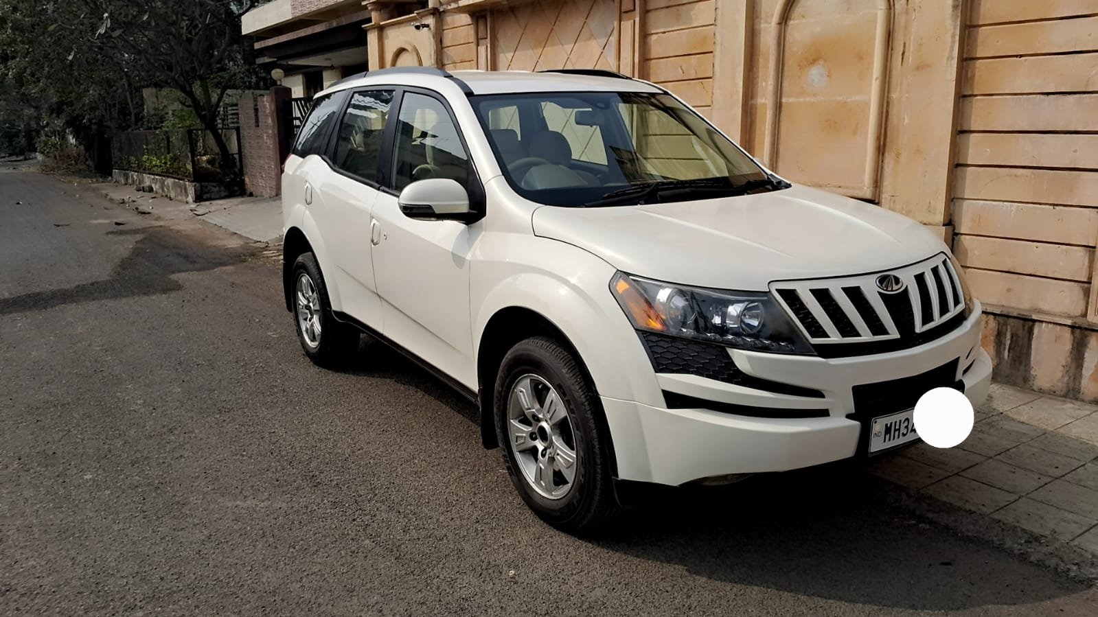 
								XUV 500 full									