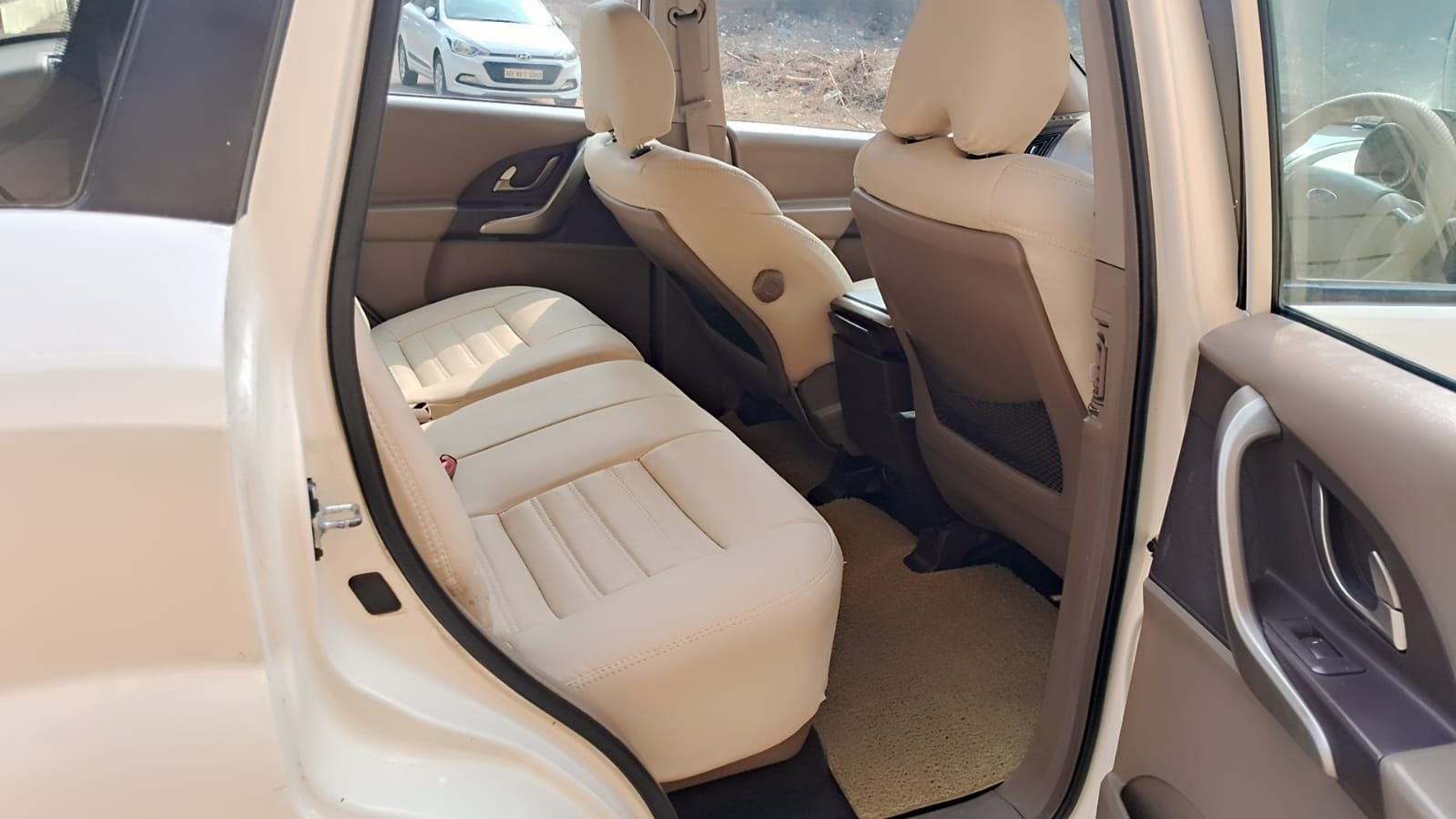 
								XUV 500 full									