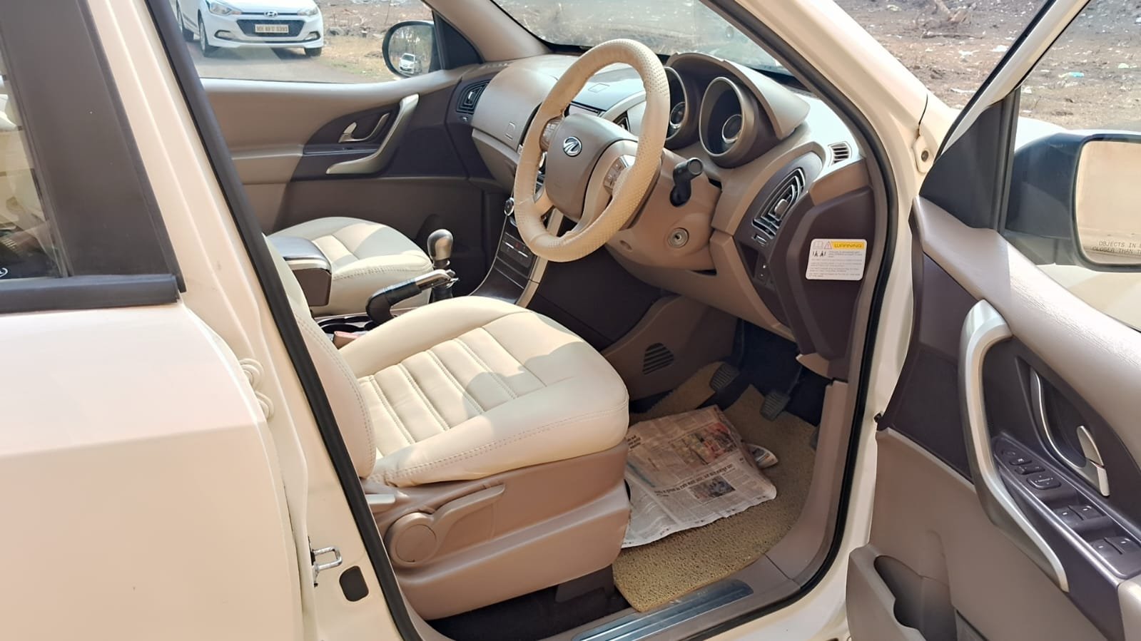 
								XUV 500 full									