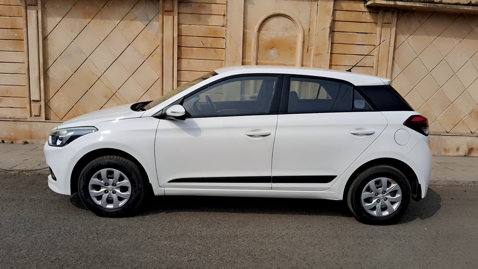 
								i20 Sportz (O) full									