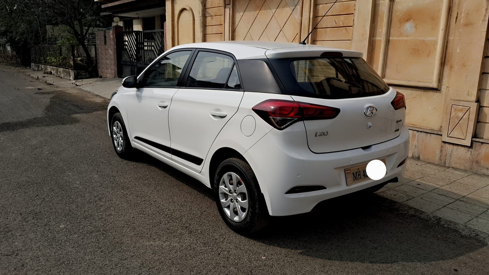 
								i20 Sportz (O) full									