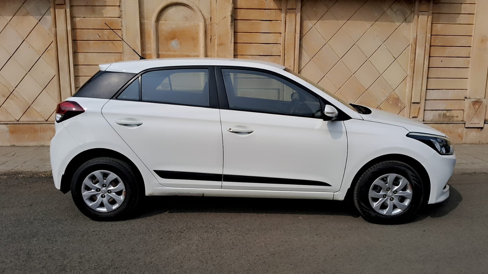
								i20 Sportz (O) full									