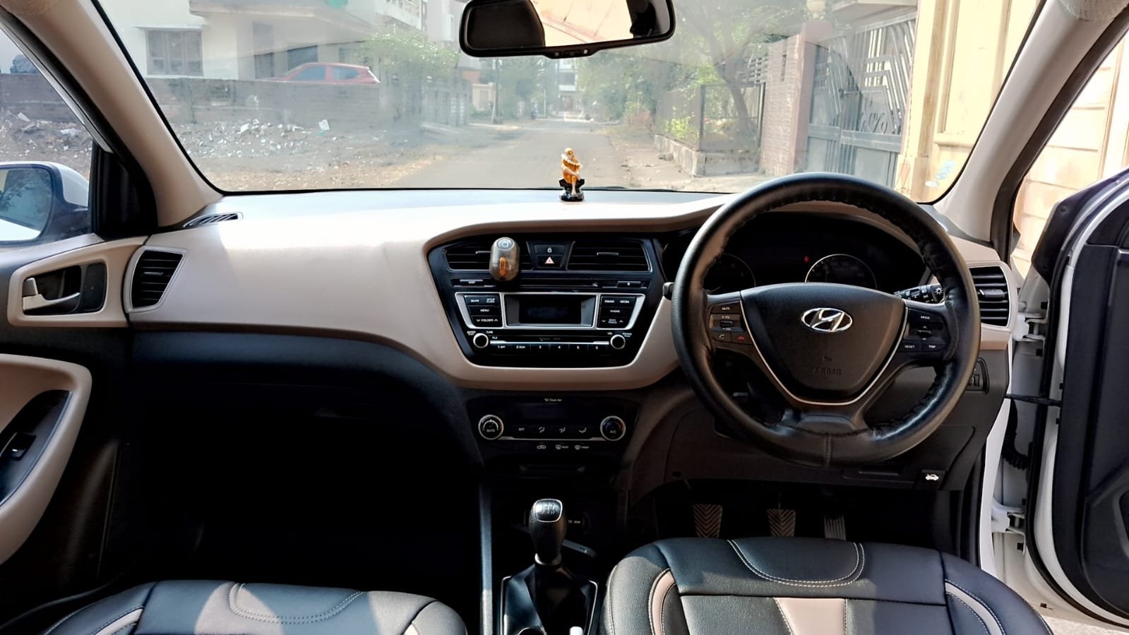
								i20 Sportz (O) full									