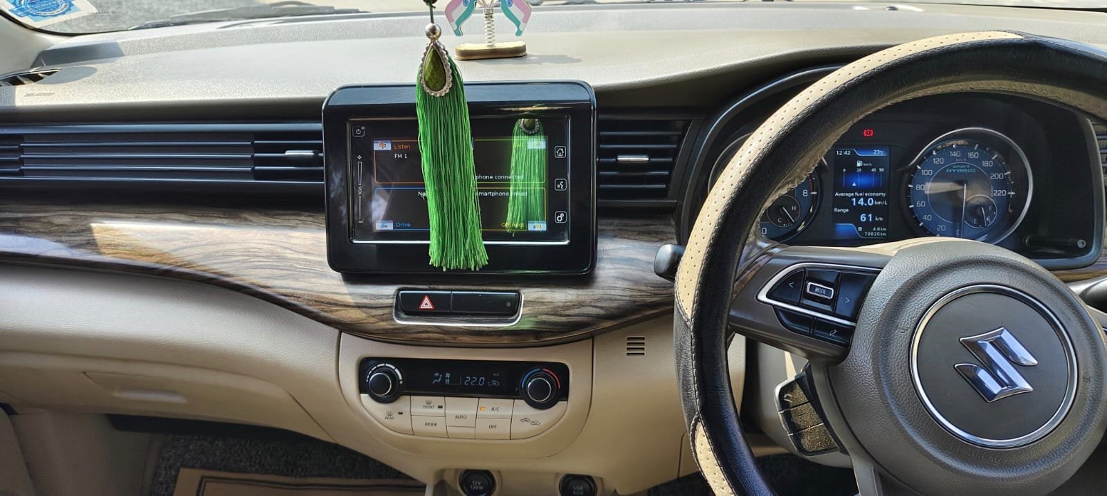 
								Maruti Suzuki Ertiga VXi Hybrid full									