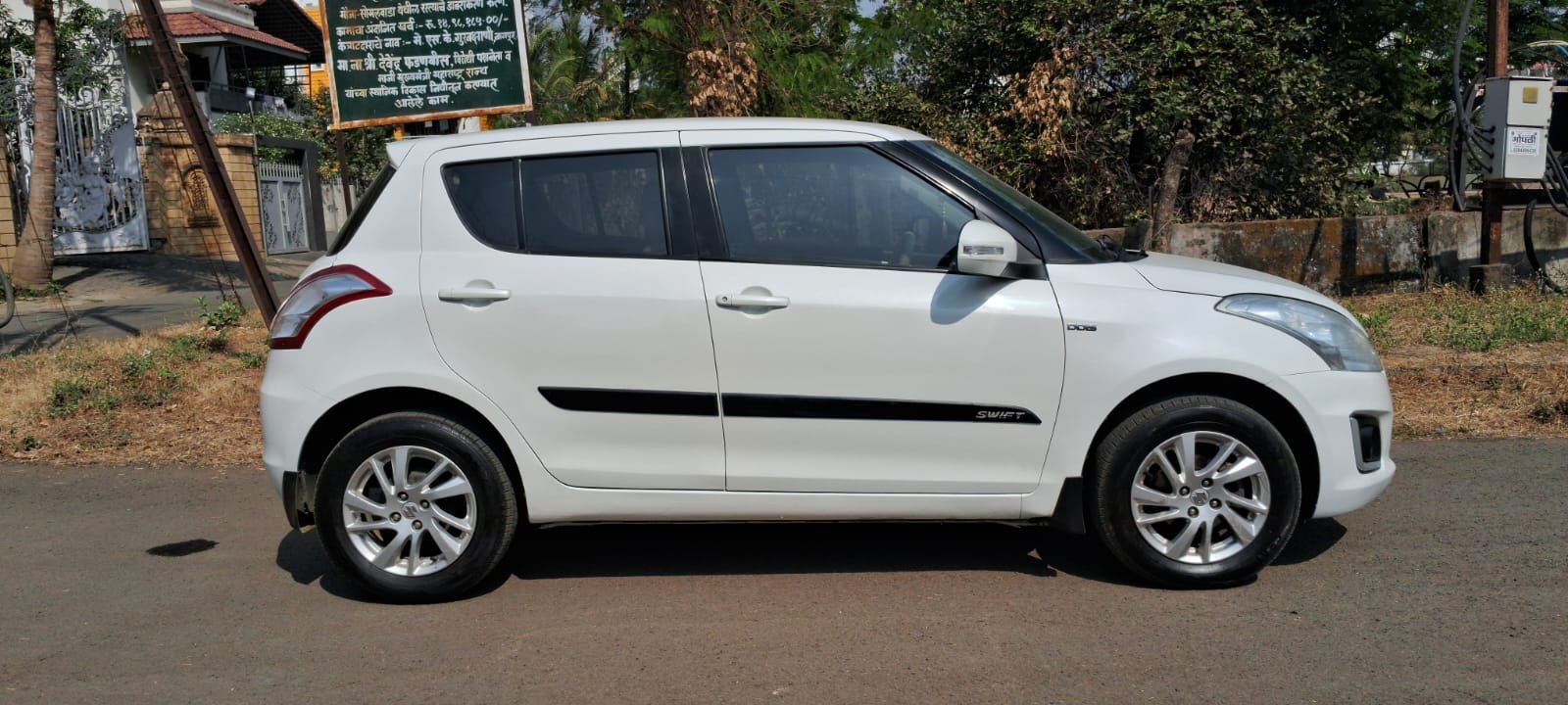 
								Maruti Suzuki Swift ZXi full									
