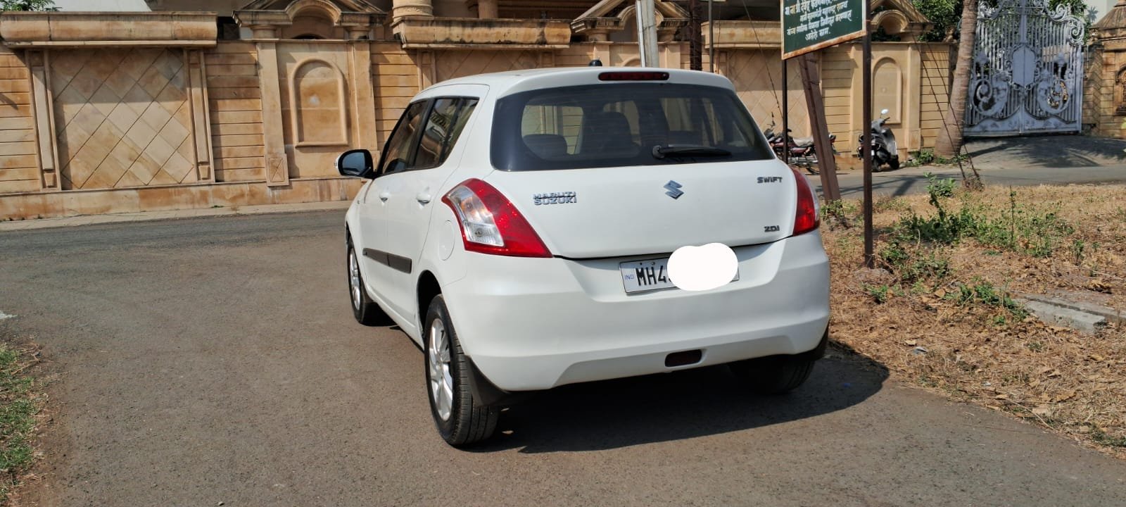 
								Maruti Suzuki Swift ZXi full									