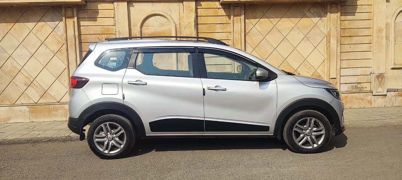 
								Renault Triber RXZ (Top) 7-Seater full									