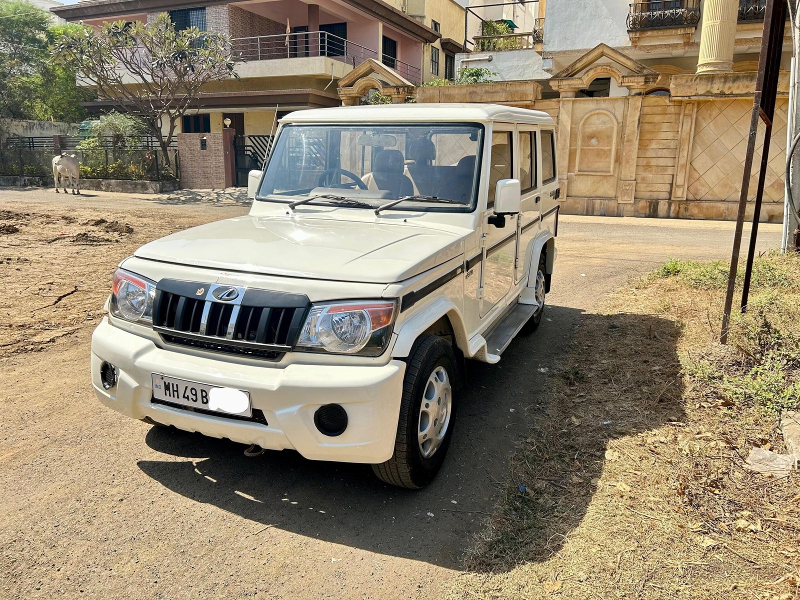 
								Bolero SLX 7 Seater full									