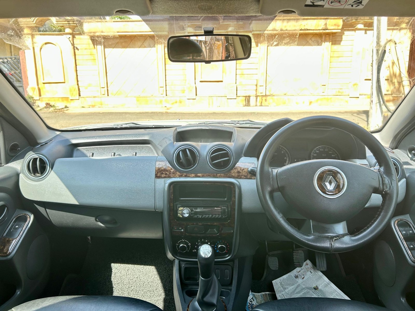 
								Renault Duster RXE Diesel full									