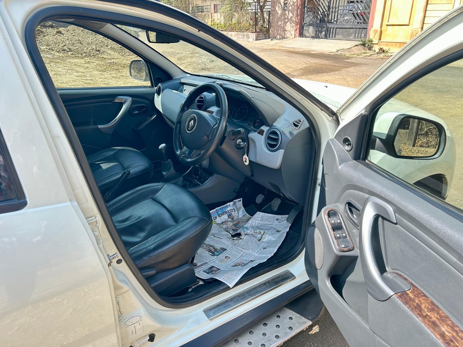 
								Renault Duster RXE Diesel full									