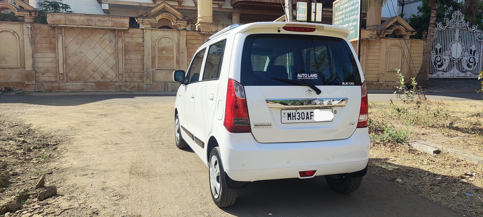 
								Maruti Suzuki Wagon R VXi – 2015 full									