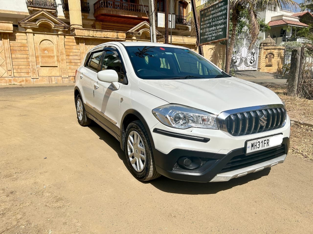 
								Maruti Suzuki S-Cross Smart Hybrid Sigma full									