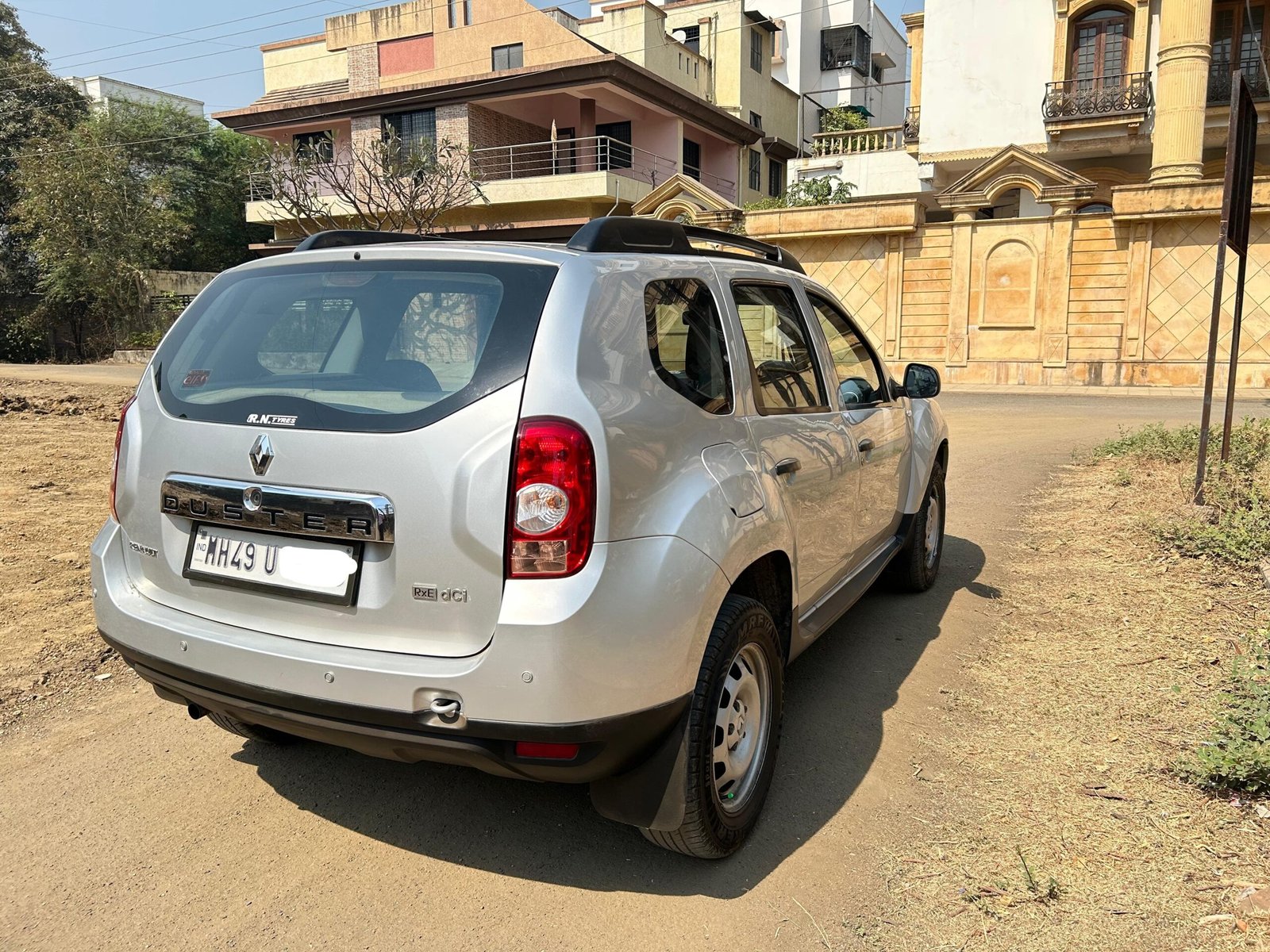 
								Renault Duster RXE Diesel full									