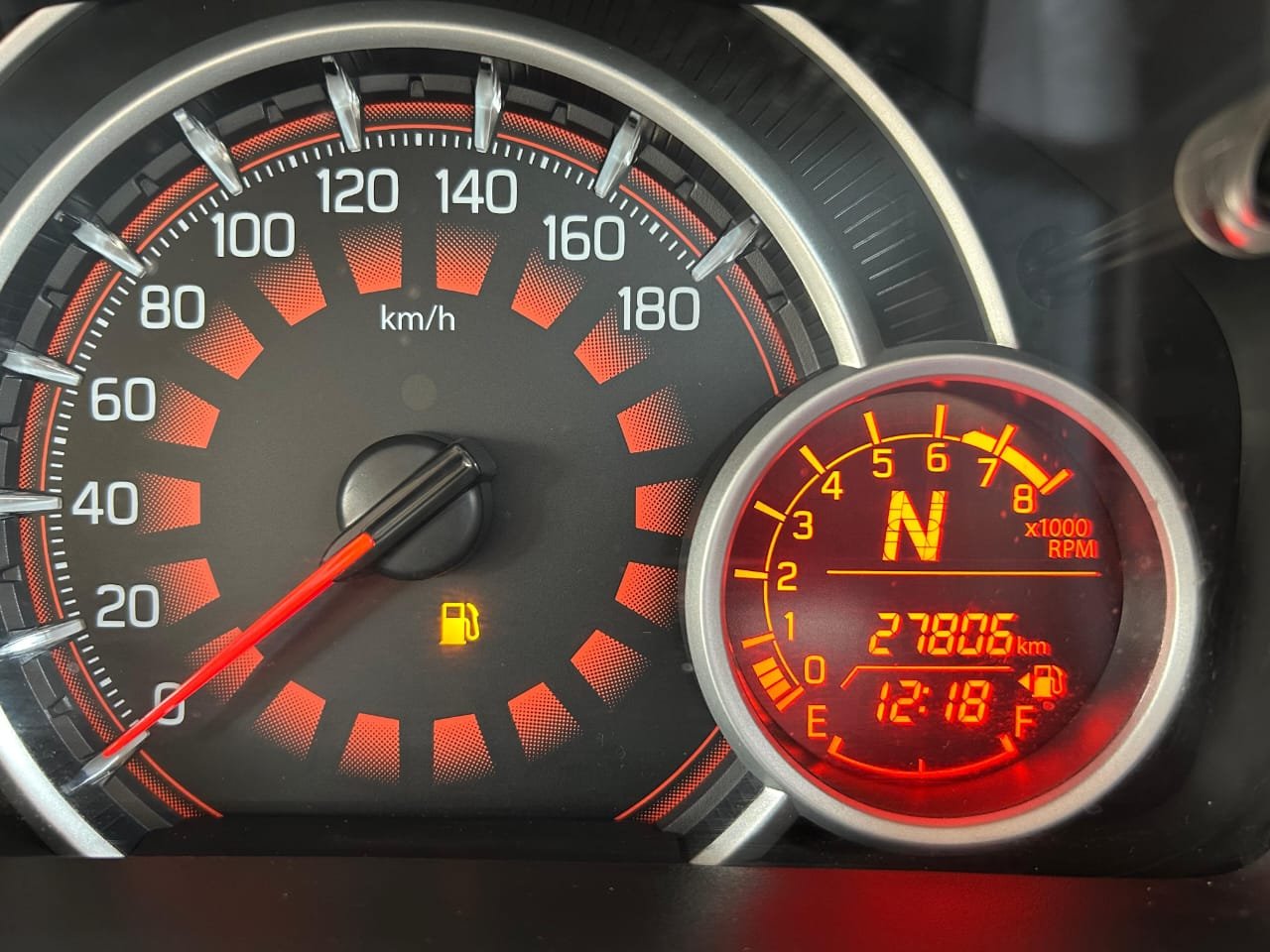
								Maruti Suzuki Wagon R ZXi 1.2 AGS full									