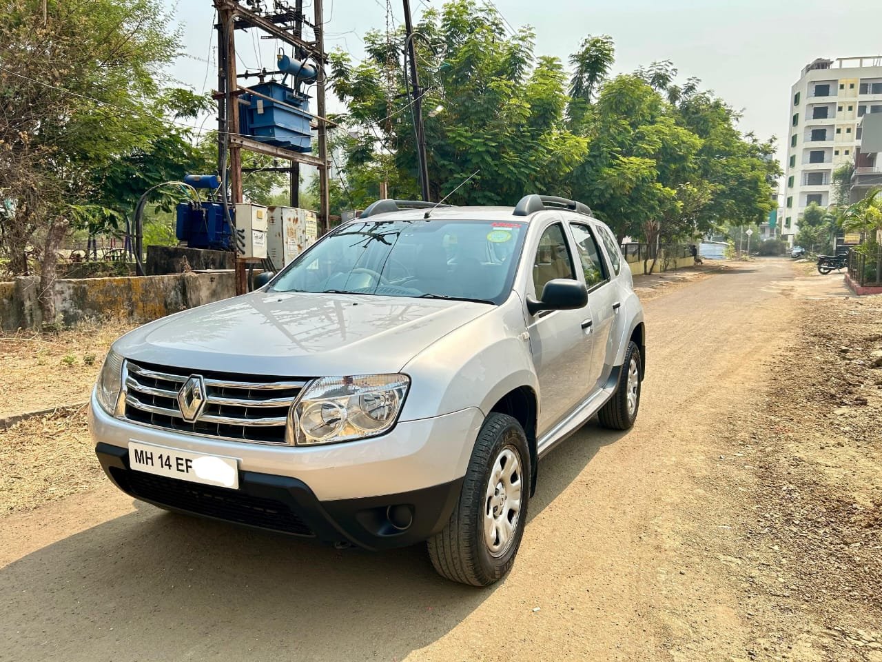 
								Renault Duster 85PS Petrol full									