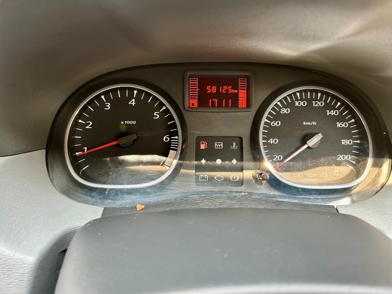 
								Renault Duster 85PS Petrol full									