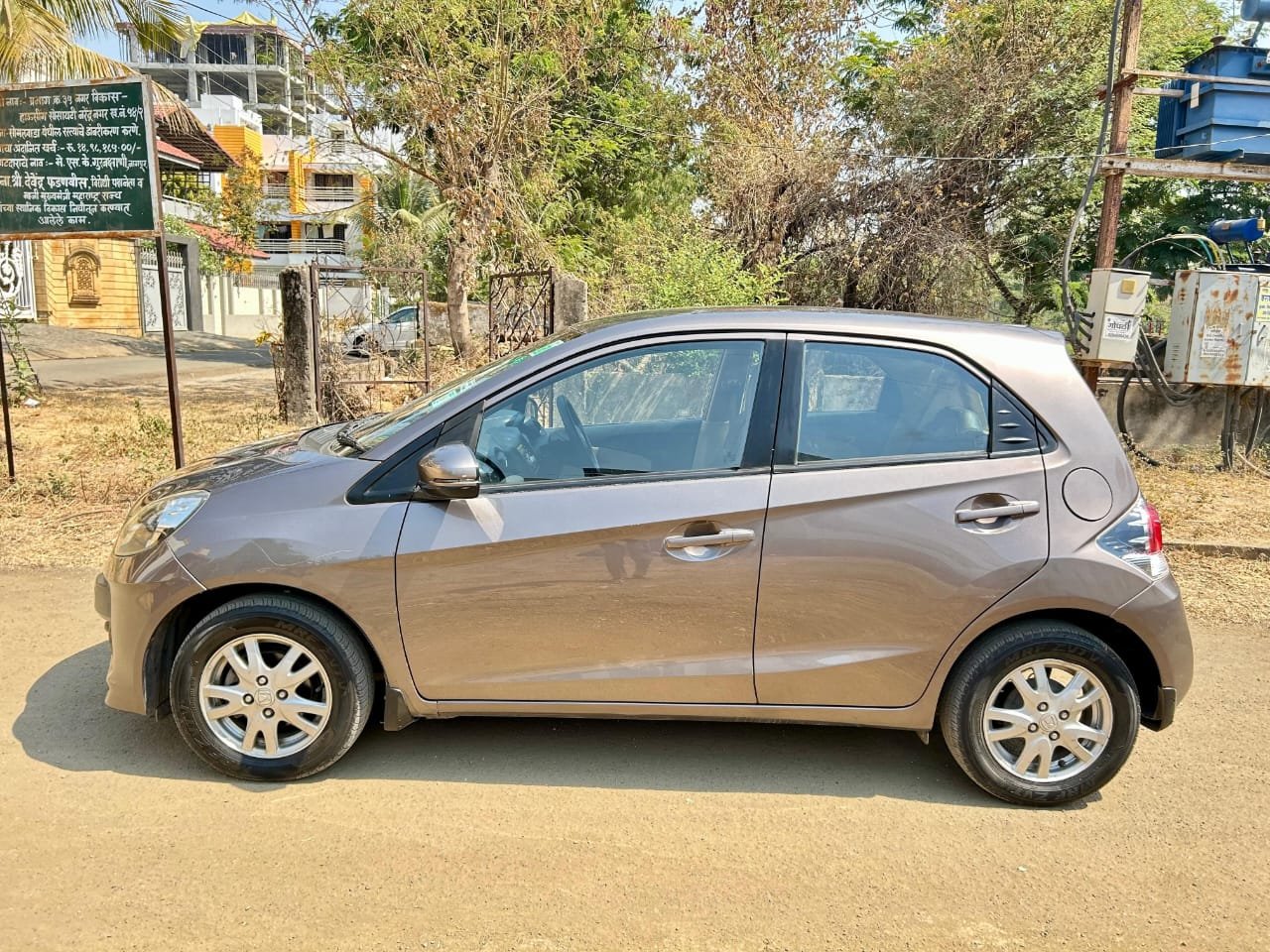 
								Honda Brio 1.2 VX MT full									