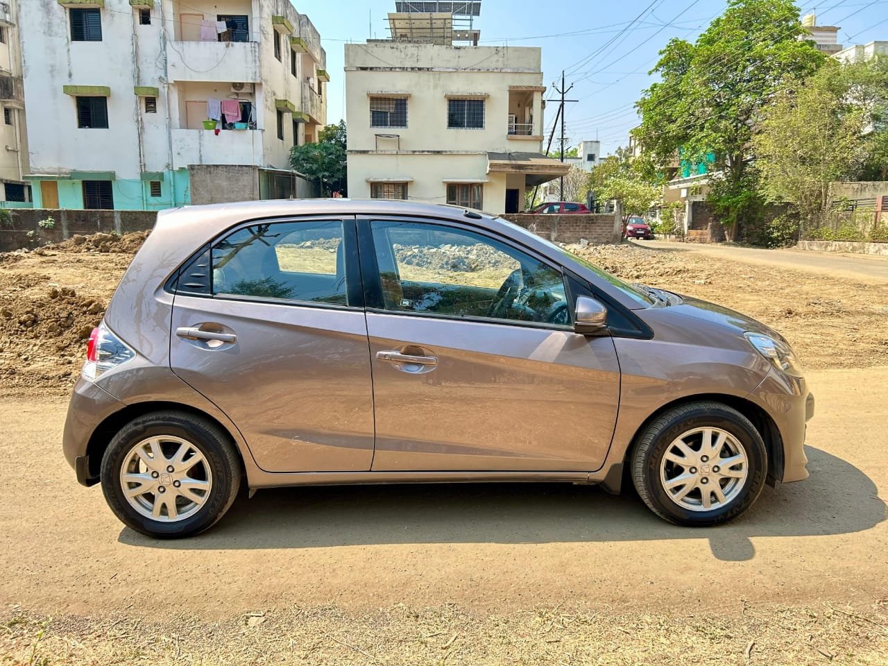 
								Honda Brio 1.2 VX MT full									