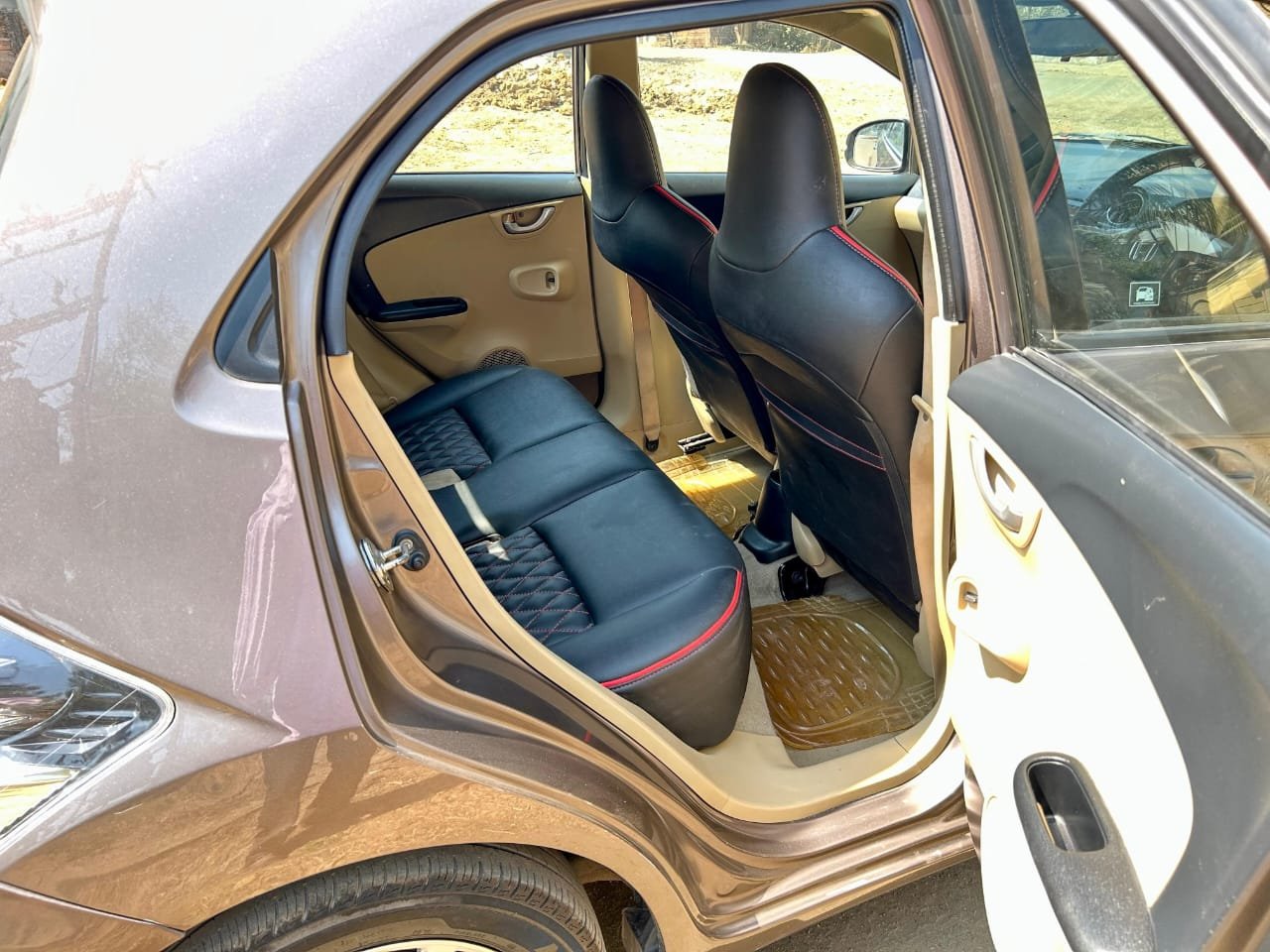 
								Honda Brio 1.2 VX MT full									