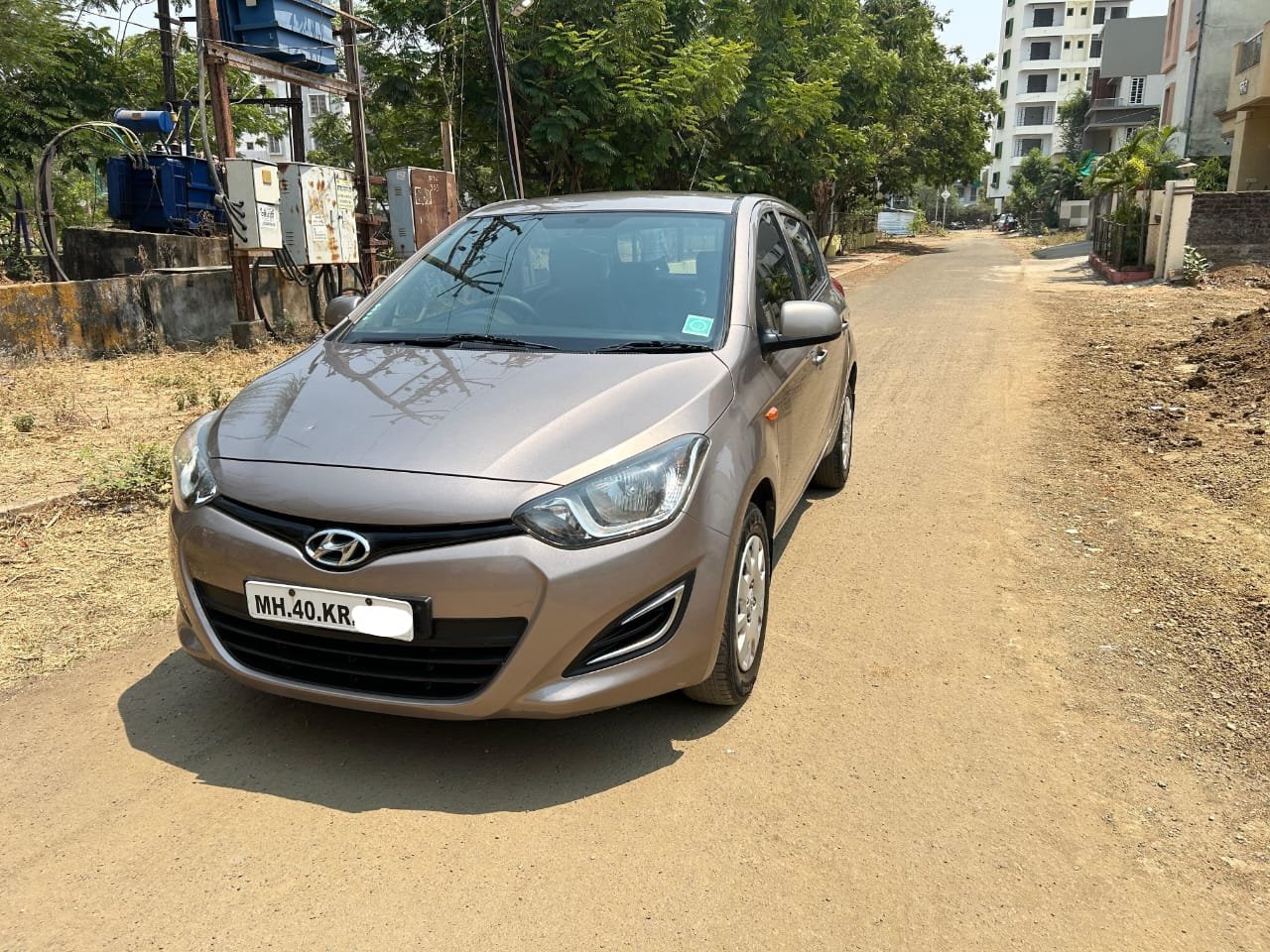 
								Hyundai i20 Magna full									