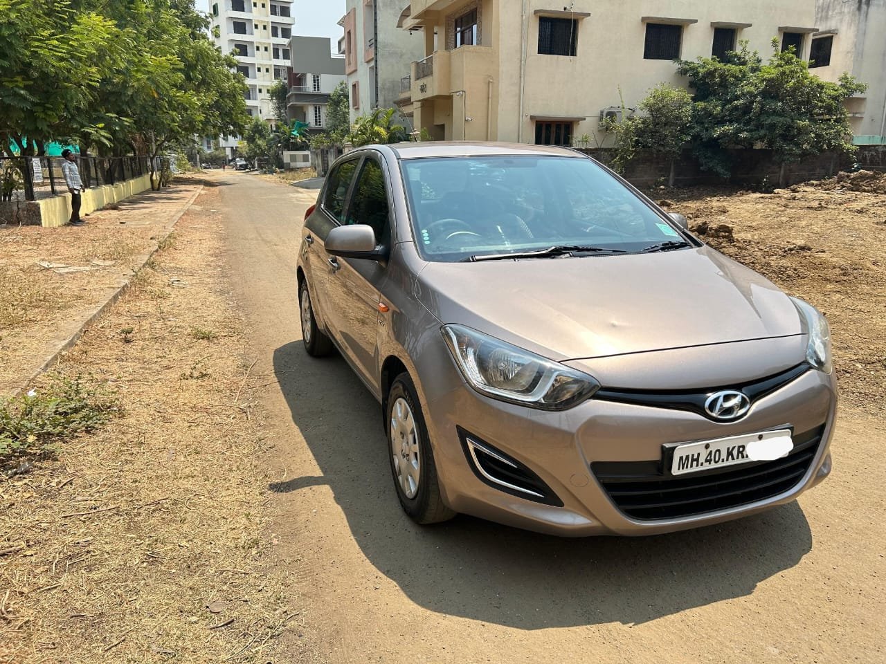 
								Hyundai i20 Magna full									