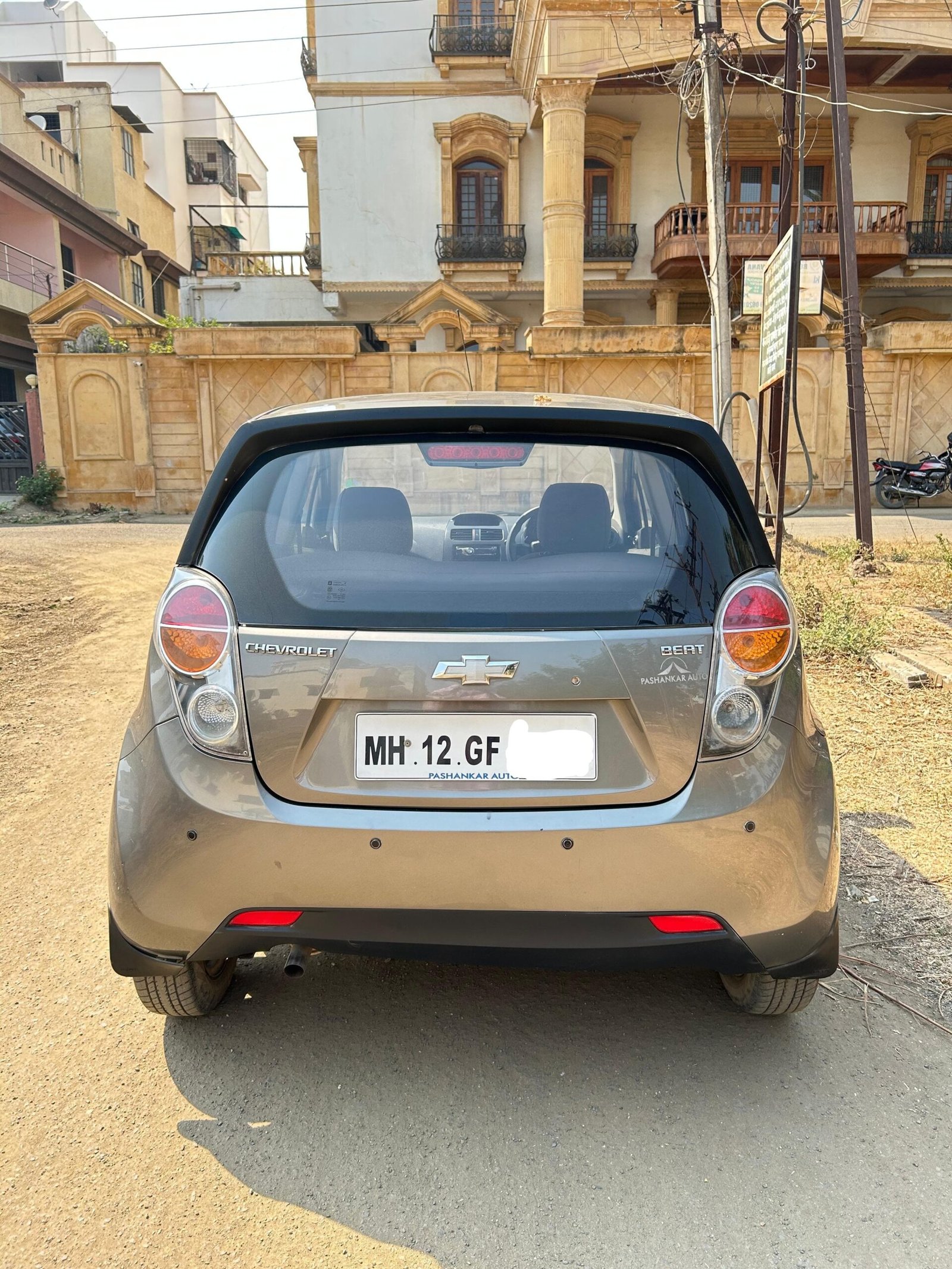 
								Chevrolet Beat LT full									