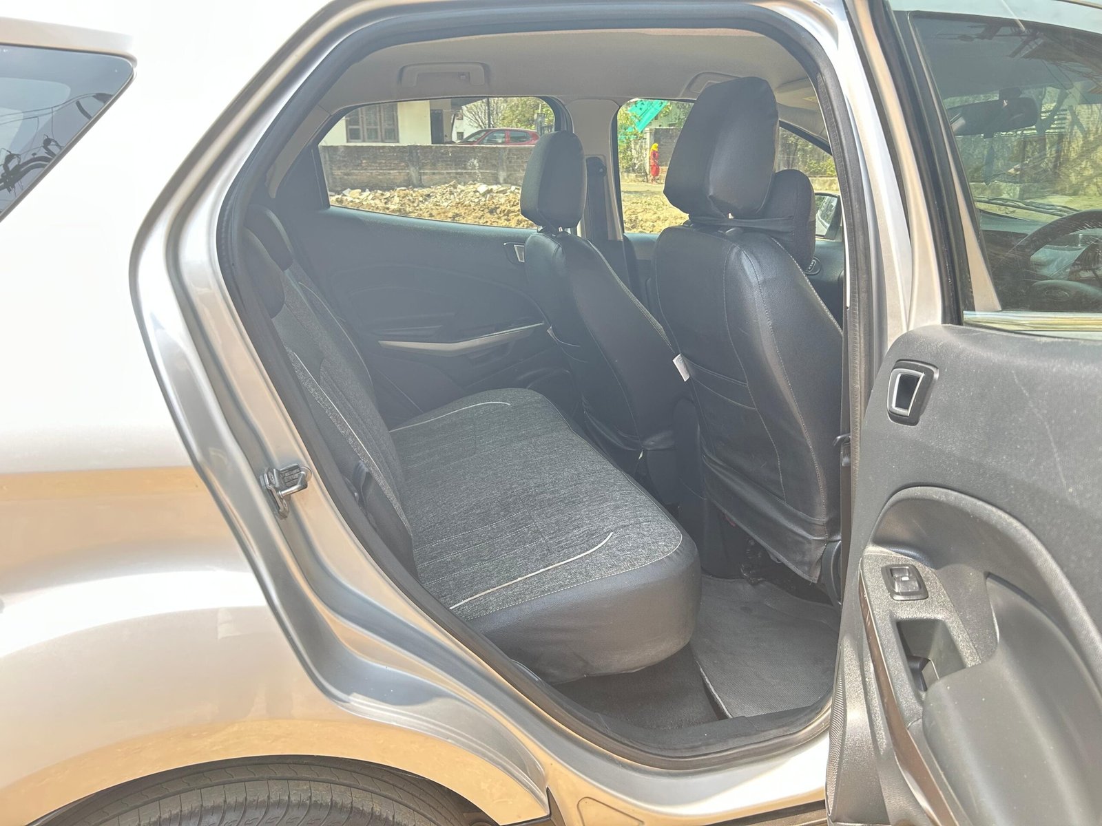 
								Ford Ecosport Titanium full									