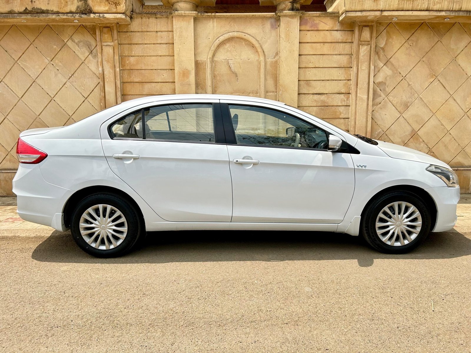 
								Maruti Suzuki Ciaz Vxi full									