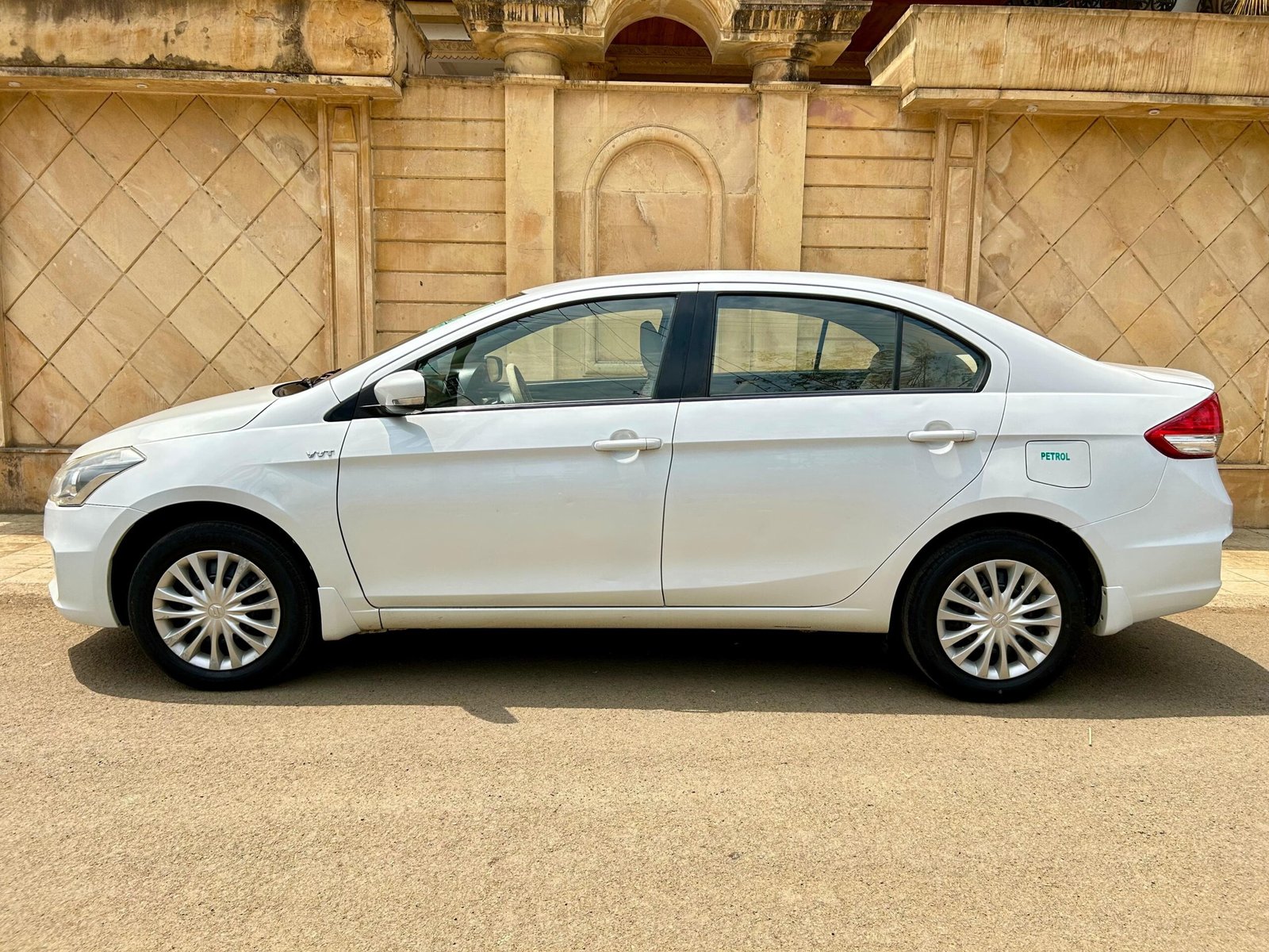 
								Maruti Suzuki Ciaz Vxi full									