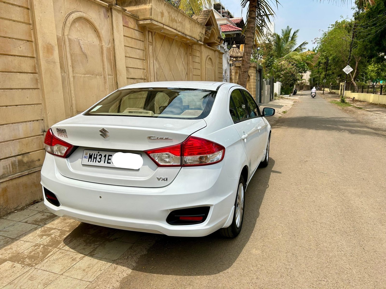 
								Maruti Suzuki Ciaz Vxi full									