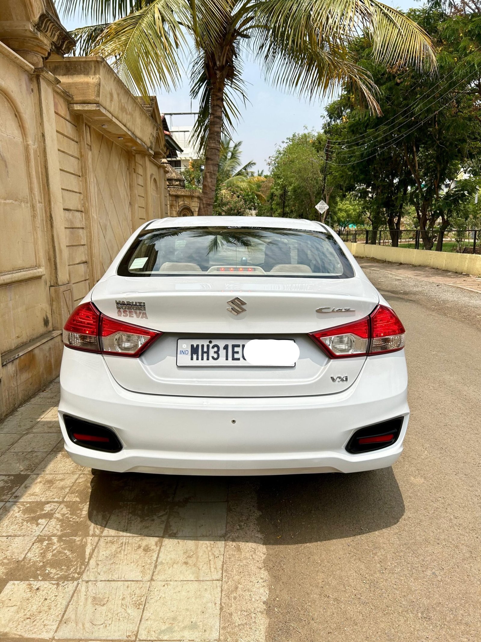 
								Maruti Suzuki Ciaz Vxi full									
