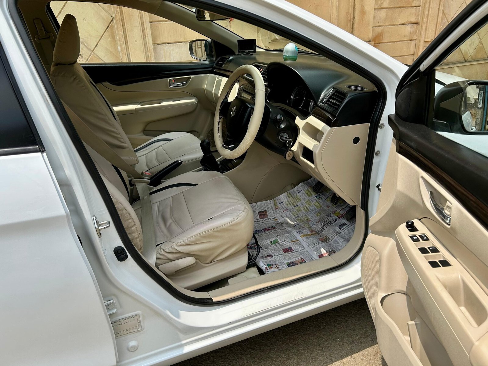 
								Maruti Suzuki Ciaz Vxi full									