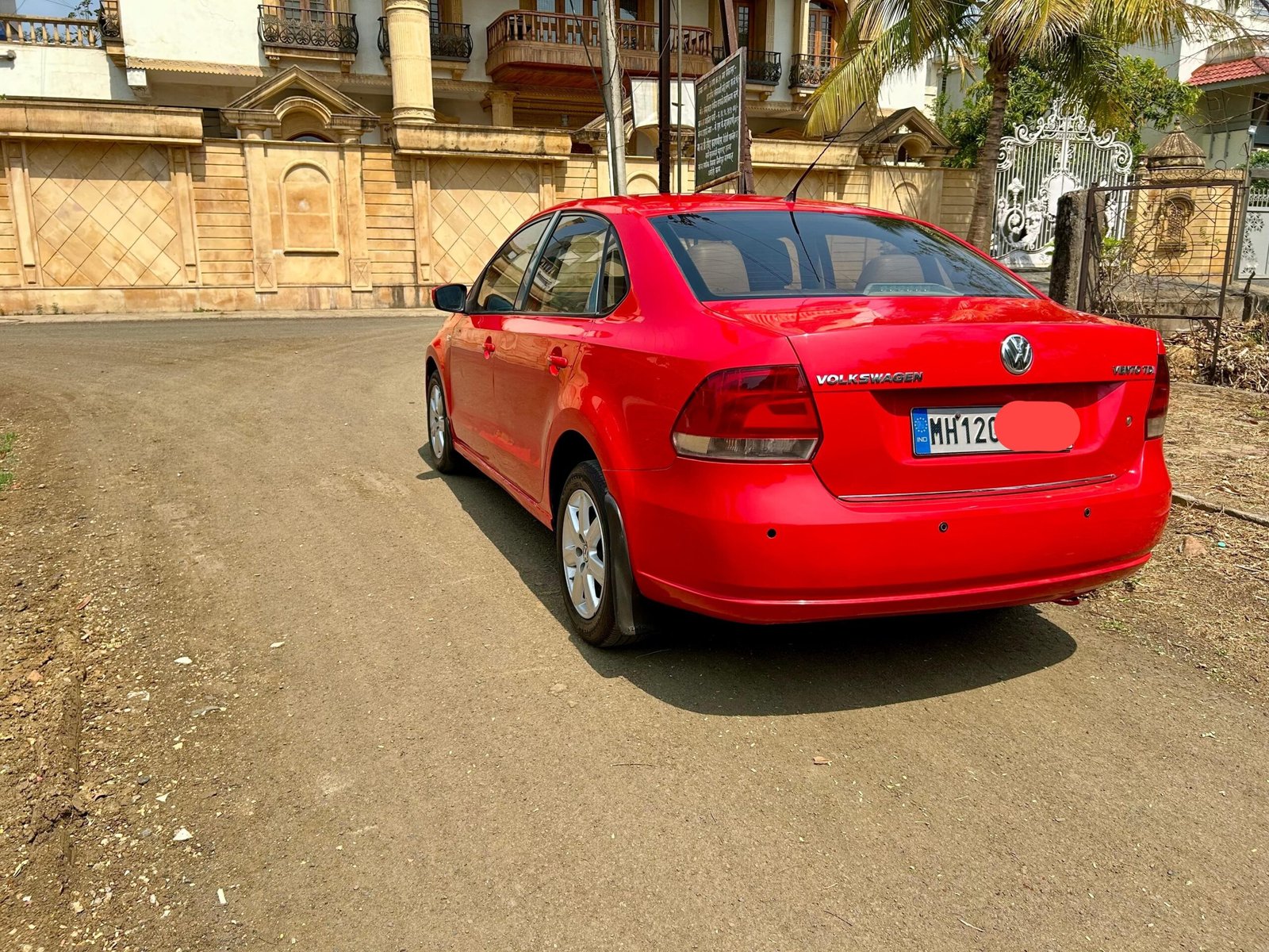 
								Volkswagen Vento 1.2 Highline full									