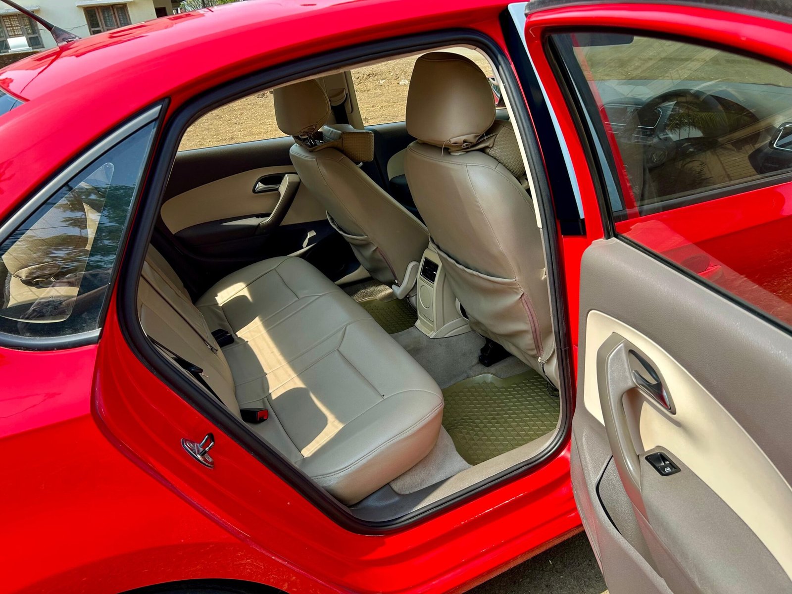 
								Volkswagen Vento 1.2 Highline full									