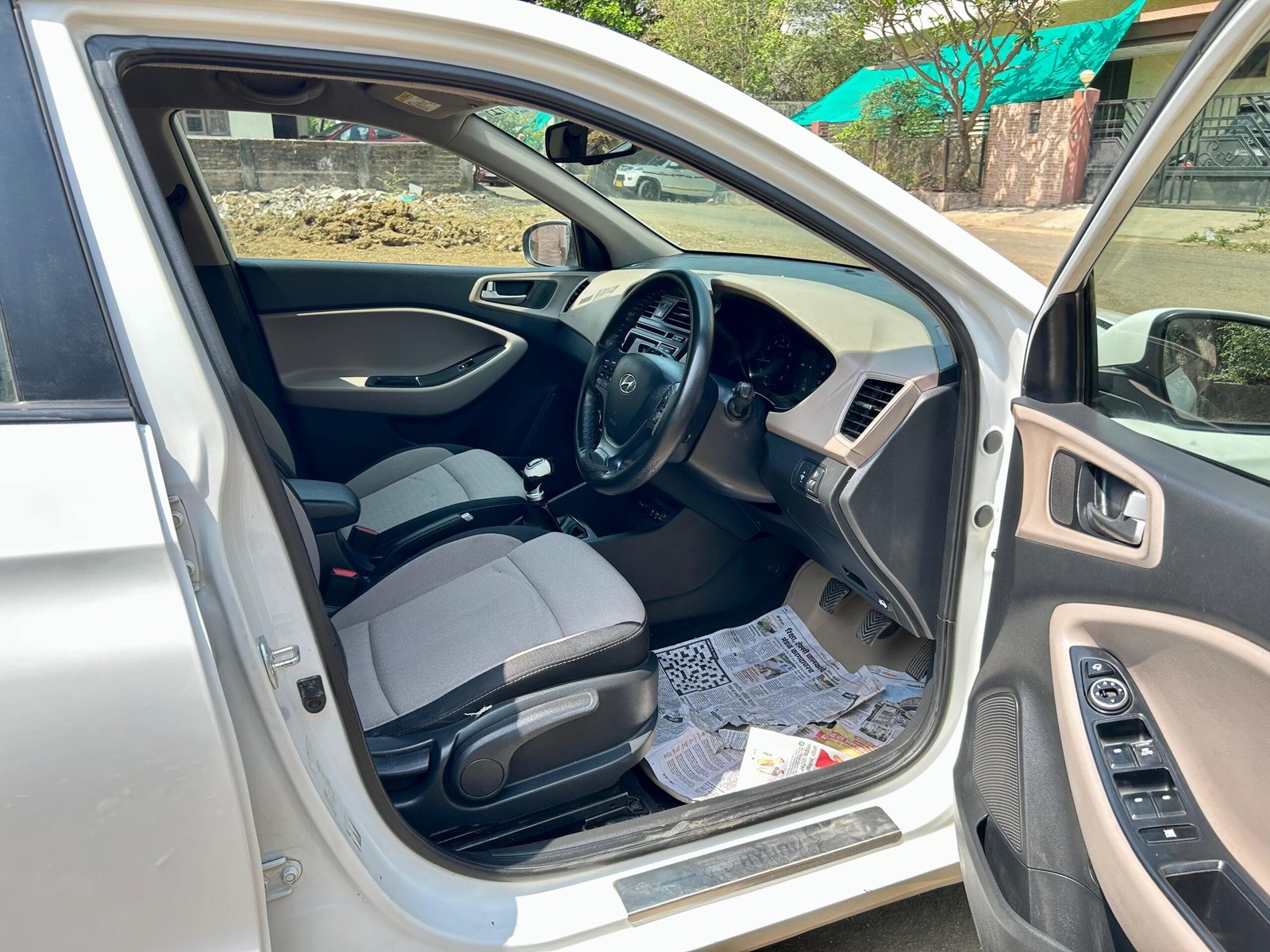 
								Hyundai i20 Asta (O) full									