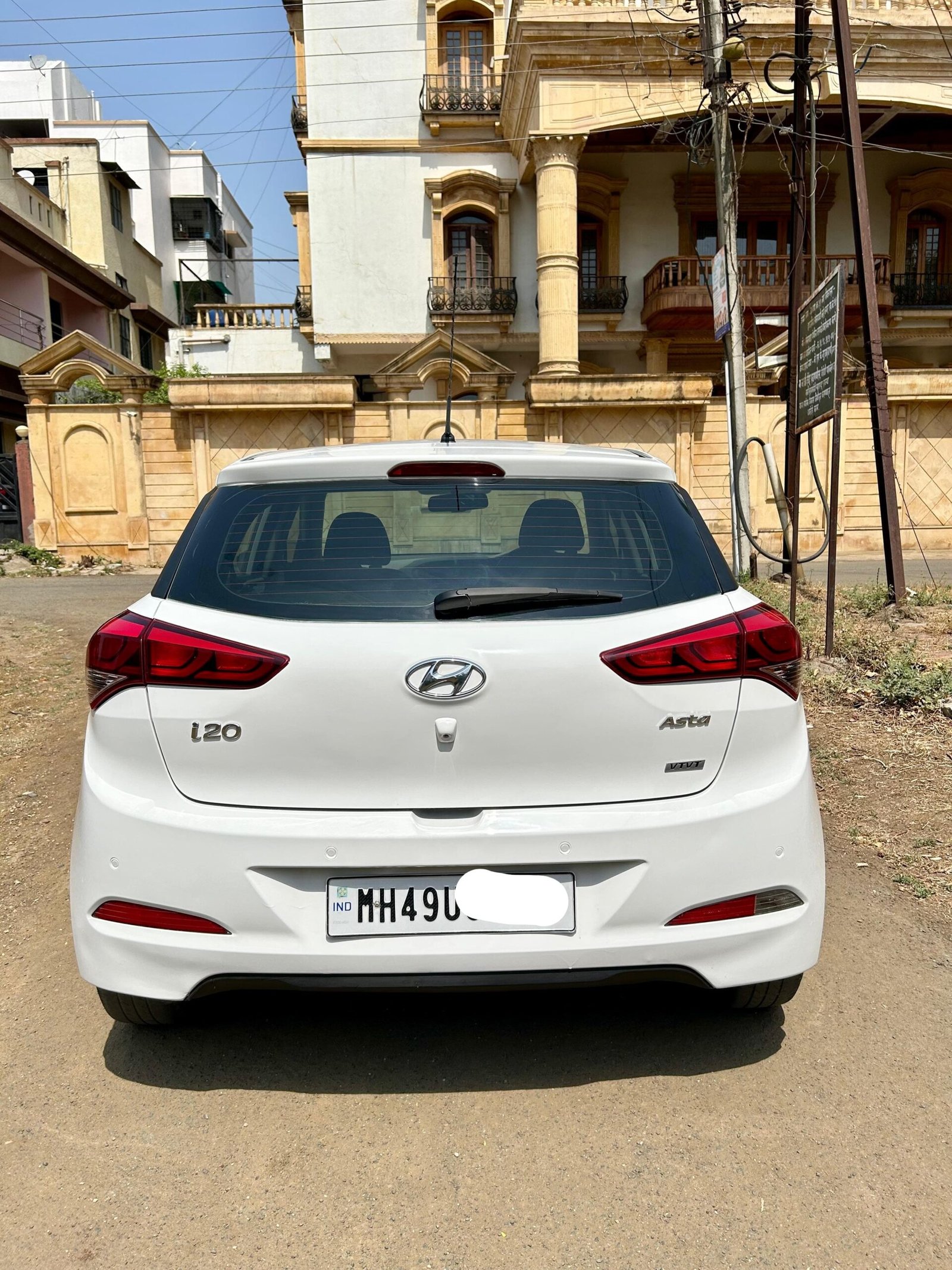 
								Hyundai i20 Asta (O) full									