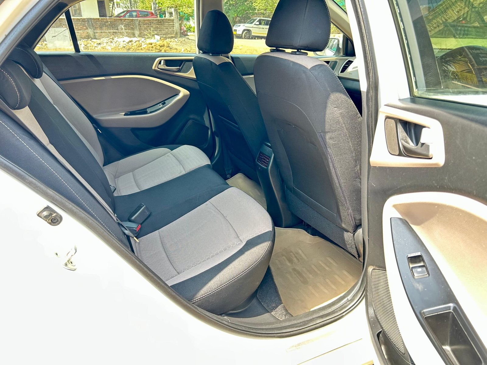 
								Hyundai i20 Asta (O) full									