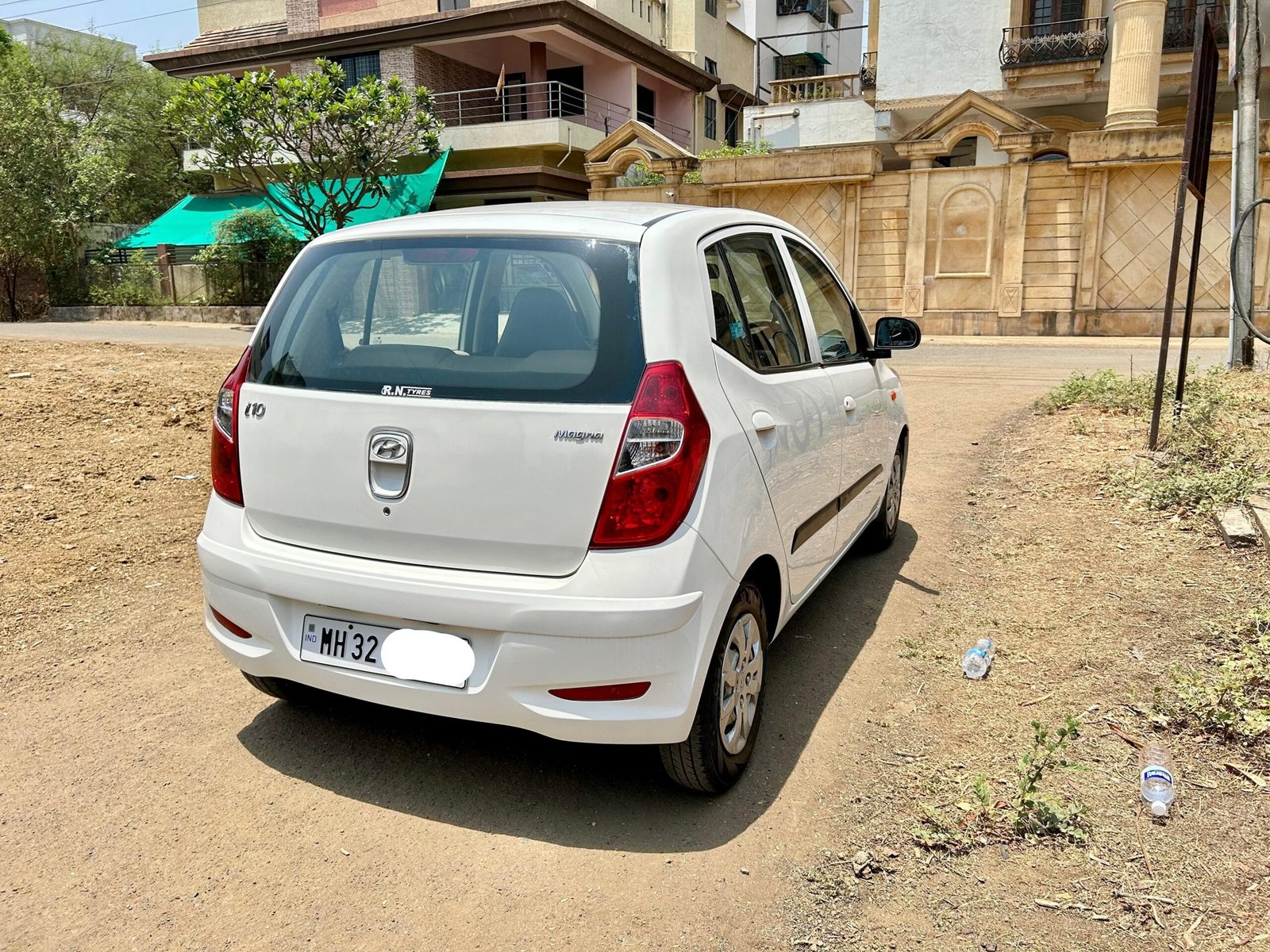 
								Hyundai i10 Magna full									