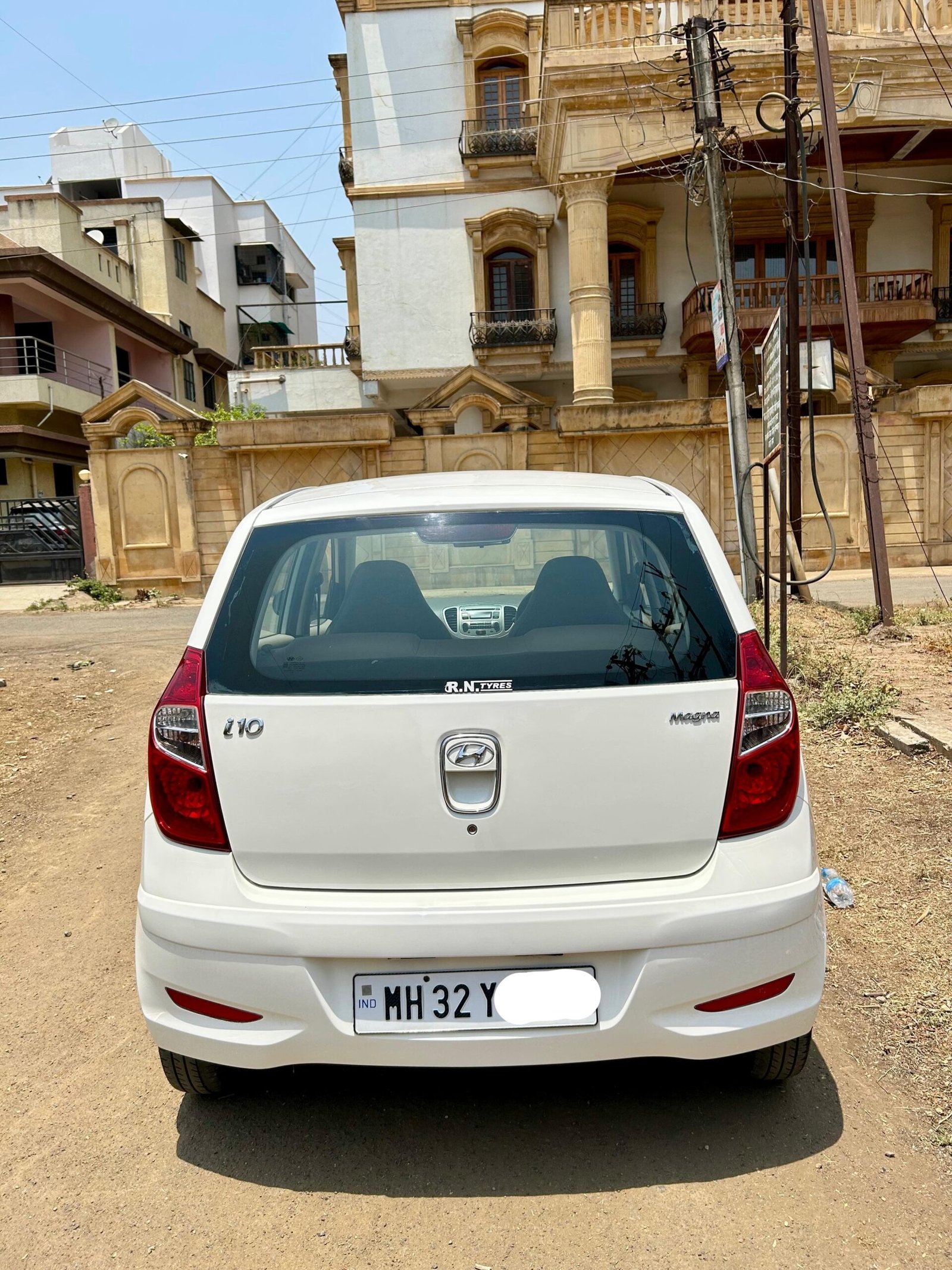 
								Hyundai i10 Magna full									
