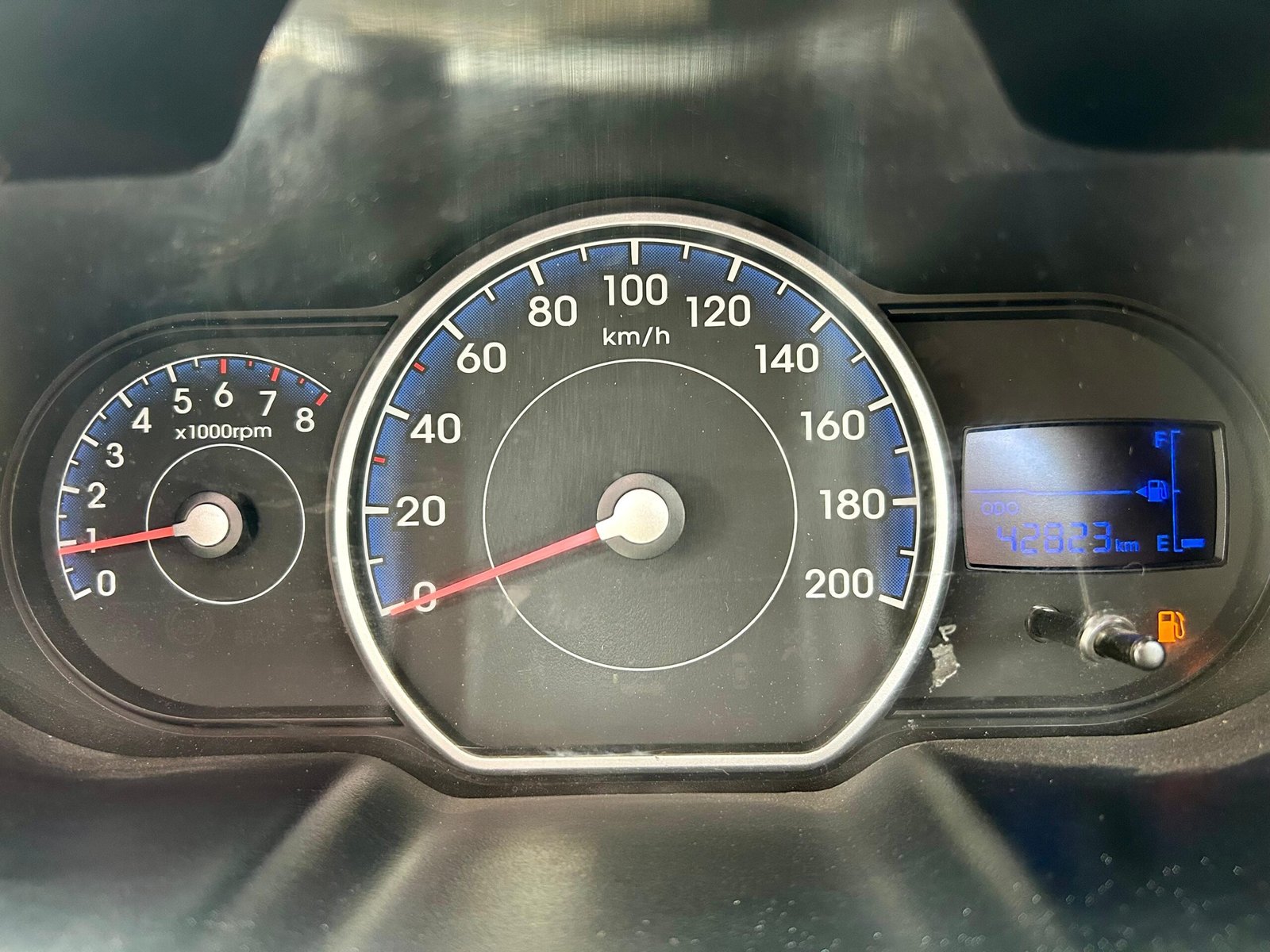 
								Hyundai i10 Magna full									