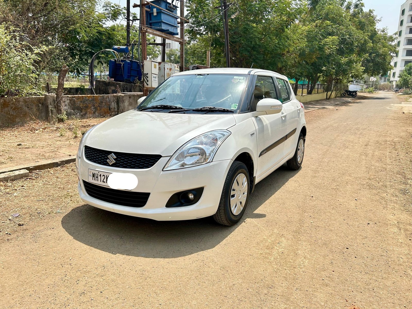 
								Maruti Suzuki Swift VXi full									