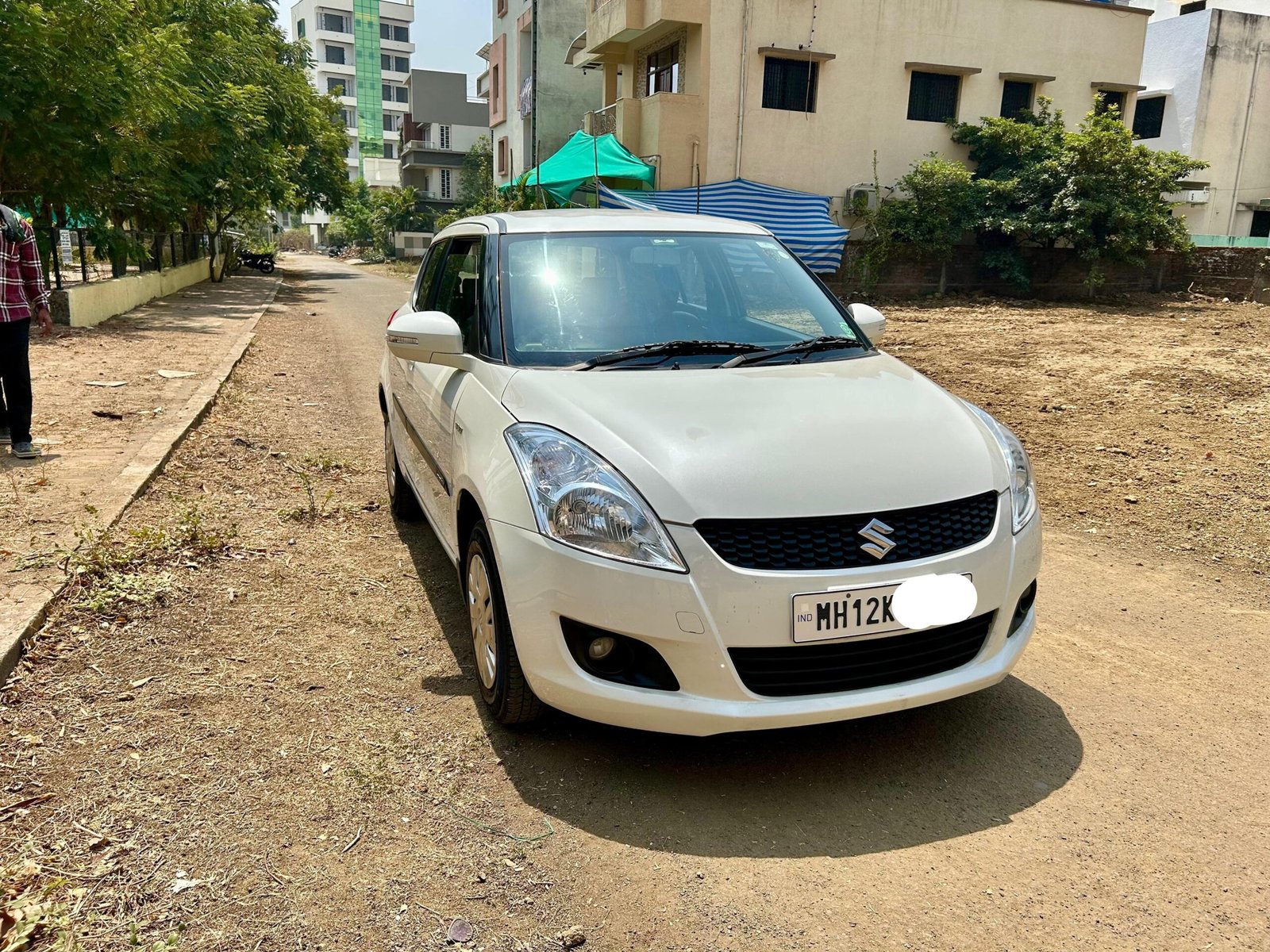 
								Maruti Suzuki Swift VXi full									