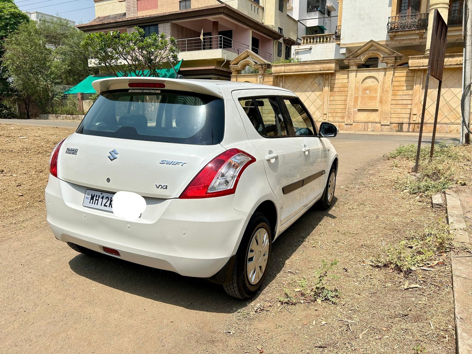 
								Maruti Suzuki Swift VXi full									