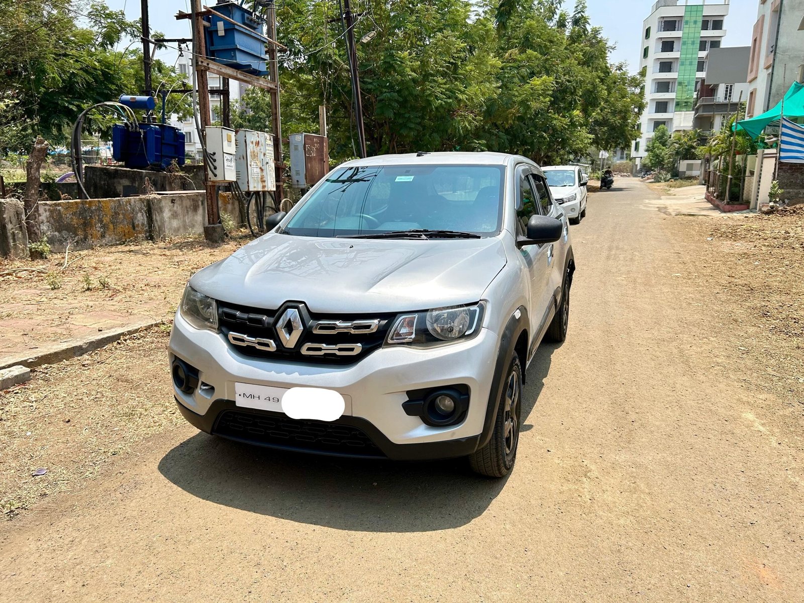 
								Renault Kwid RXL full									