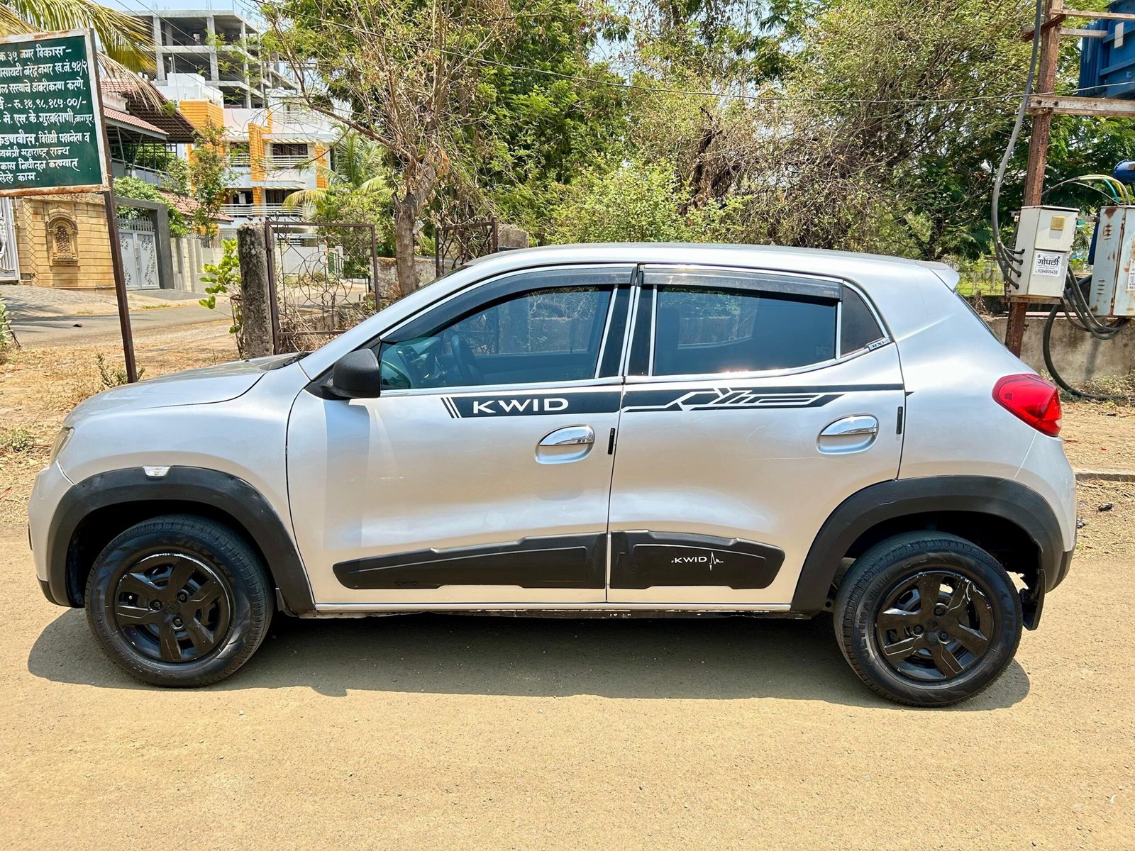 
								Renault Kwid RXL full									