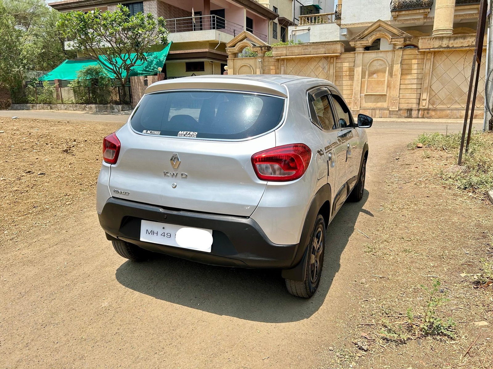 
								Renault Kwid RXL full									