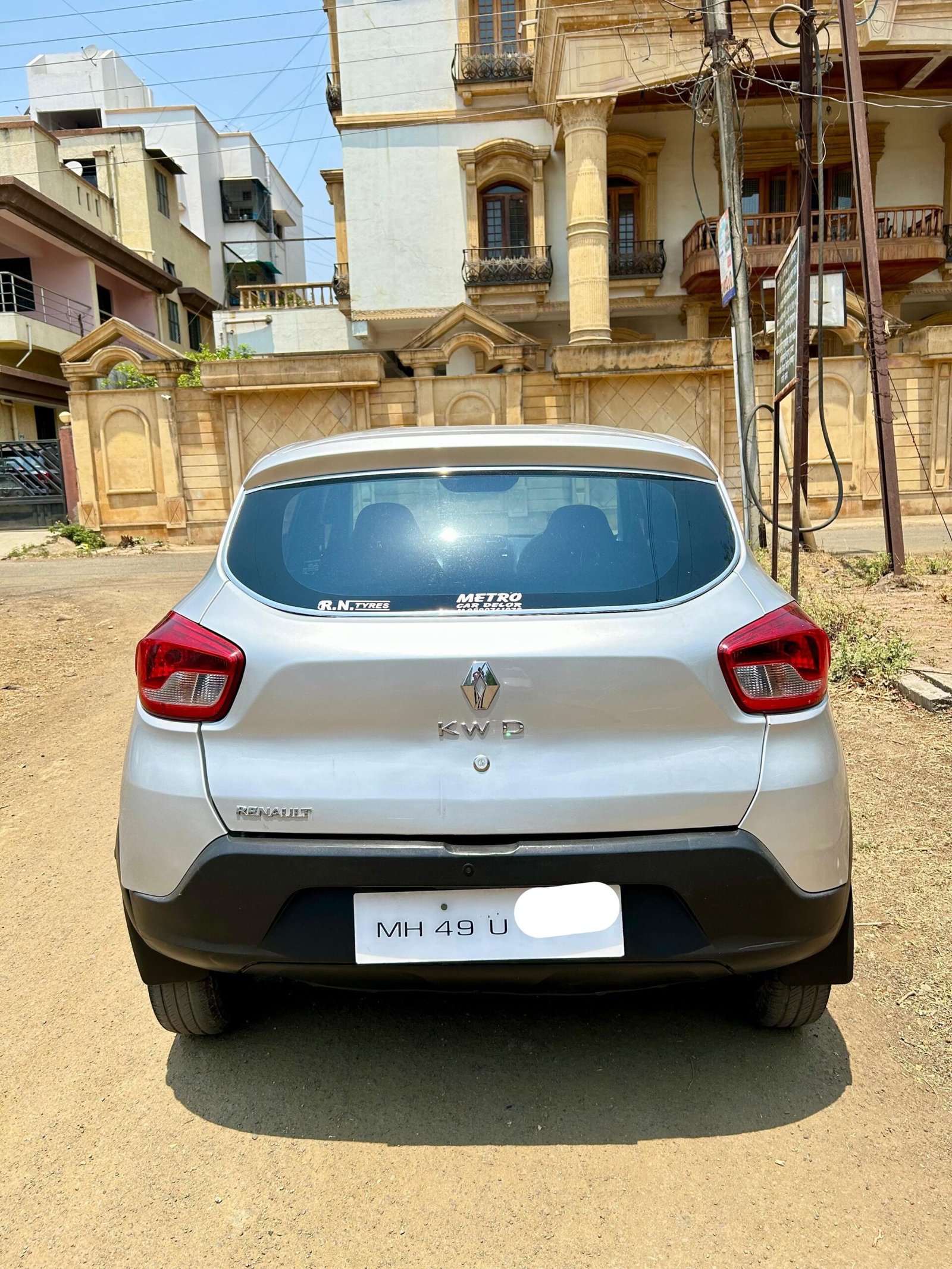 
								Renault Kwid RXL full									